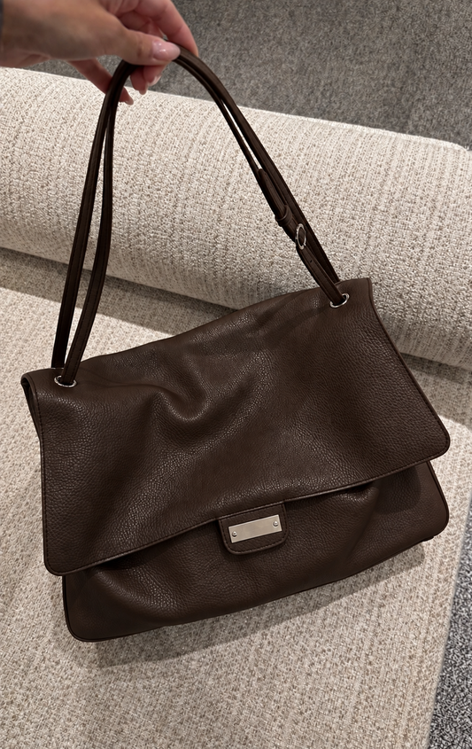 City flap bag in brown