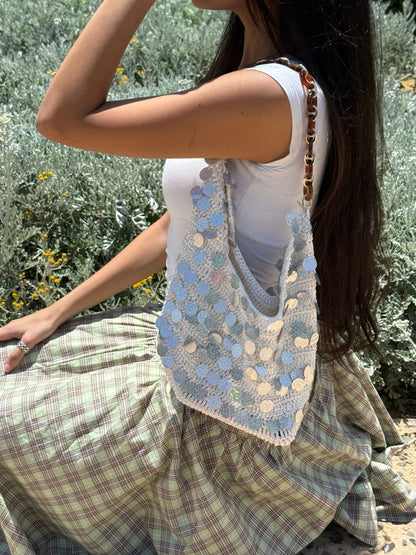 ARENZA in white