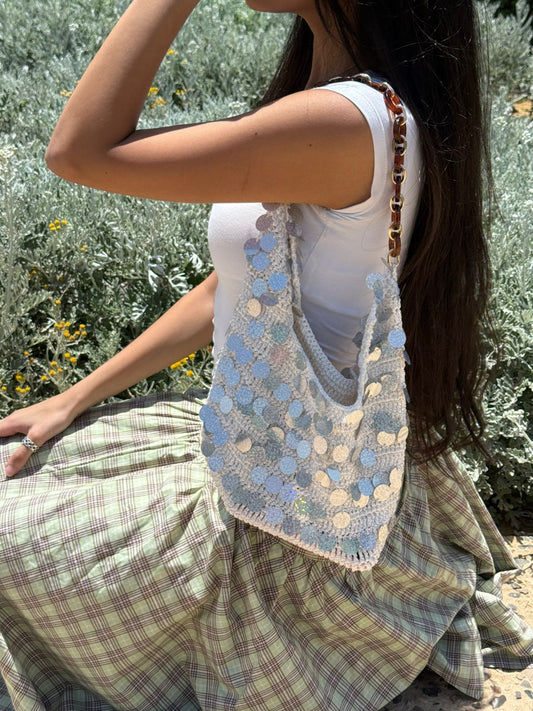 ARENZA in white
