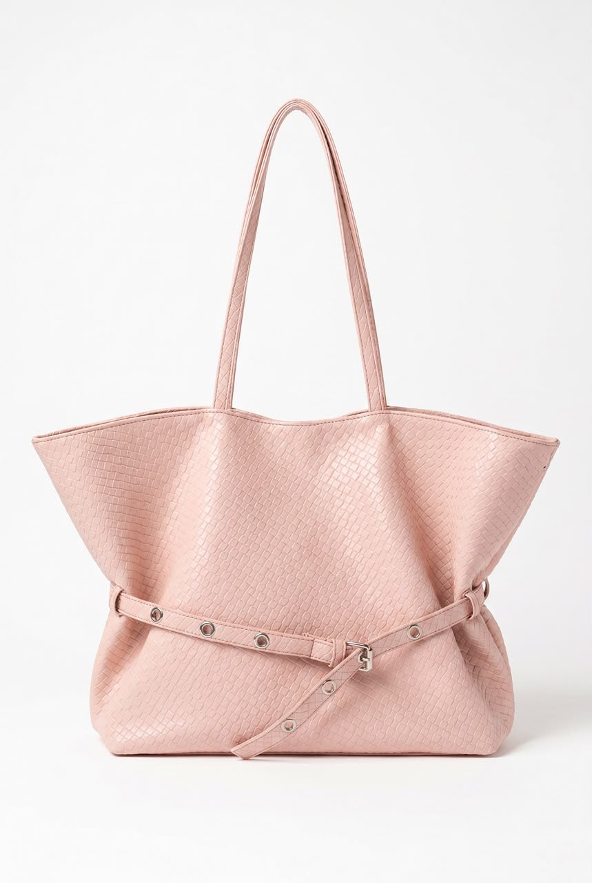 The belt bag in baby pink