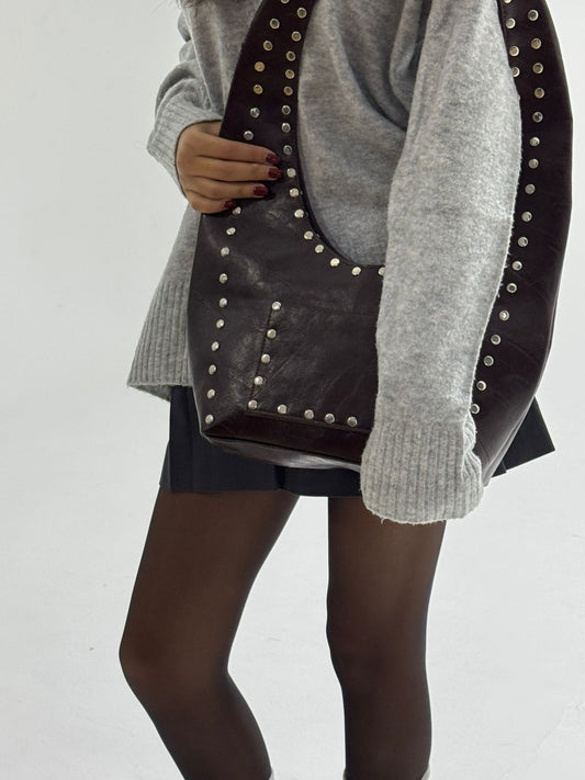 Big sutdded bag in brown