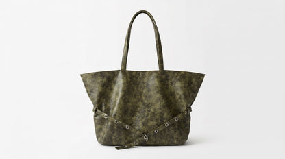 The belt bag in camo