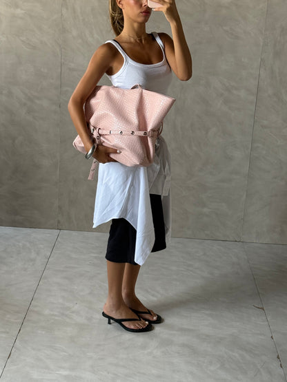The belt bag in baby pink