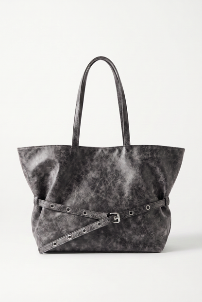 The Belt bag in grey-ish